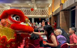 Meriahnya Imlek di Novotel Makassar, Ada Menu Khas hingga Atraksi Barongsai
