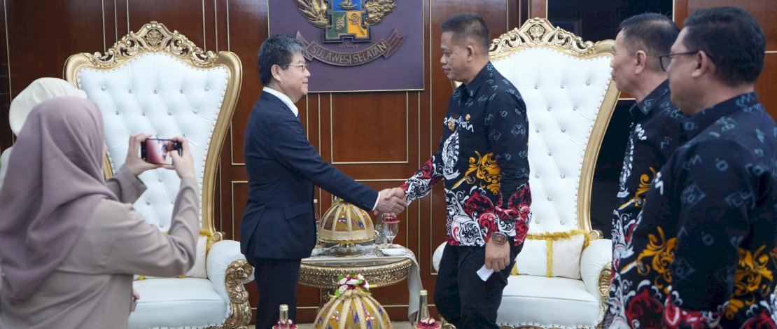 Kepala Kantor Konsuler Jepang Ohashi Koichi mengundang Pj Gubernur Sulsel Prof Fadjry Djufry sebagai tamu utama dalam Resepsi Perayaan Hari Kelahiran Sri Baginda Kaisar Jepang.