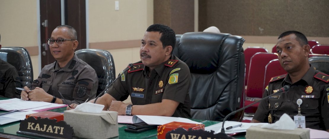 Kejati Sulsel menyelesaikan dua perkara yakni penggelapan dan pencurian melalui Restoratif Justice.