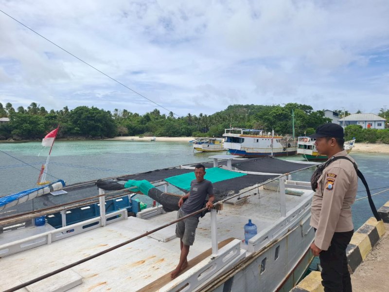 Polsek Taka Bonerate Razia Kapal Laut untuk Cegah Peredaran Miras