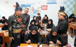 Pj Gubernur Prof Fadjry Djufry Pastikan Program Makan Bergizi Gratis Berjalan Baik di Bulukumba