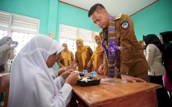 Pj Gubernur Sulsel Prof Fadjry Djufry Pastikan Program Makan Bergizi Gratis di 8 Kabupaten Berjalan Lancar