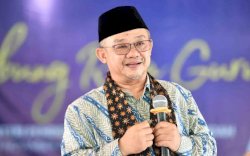 Menteri Abdul Mu'ti Respon Demo Tolak MBG Siswa di Papua 