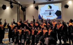 FISIP UPRI Sumbang Wisudawan Terbanyak pada Dies Natalis ke 15