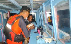 Bawa 18 Penumpang dan Pasien Rujukan, KM Nuraila Terombang Ambing di Perairan Selayar Akibat Patah Kemudi