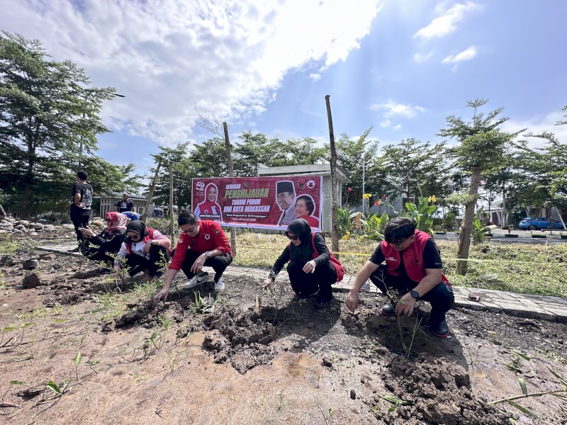 Tanam 521 Pohon, BMI Kota Makassar Meriahkan Gerakan  Penghijauan PDI Perjuangan