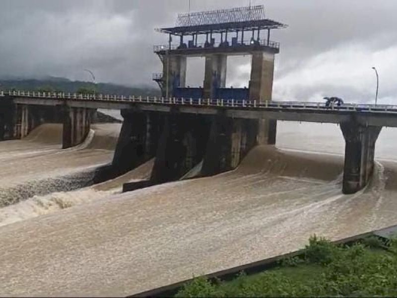 Waspada! Pintu Pelimpah Bendungan Bili-bili Dibuka, Warga Dilarang Beraktivitas di Hilir Sungai Jeneberang