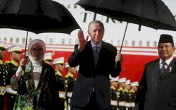 Payungi Prabowo Saat Sambut Erdogan, Paspampres Kena Teguran Mayor Teddy