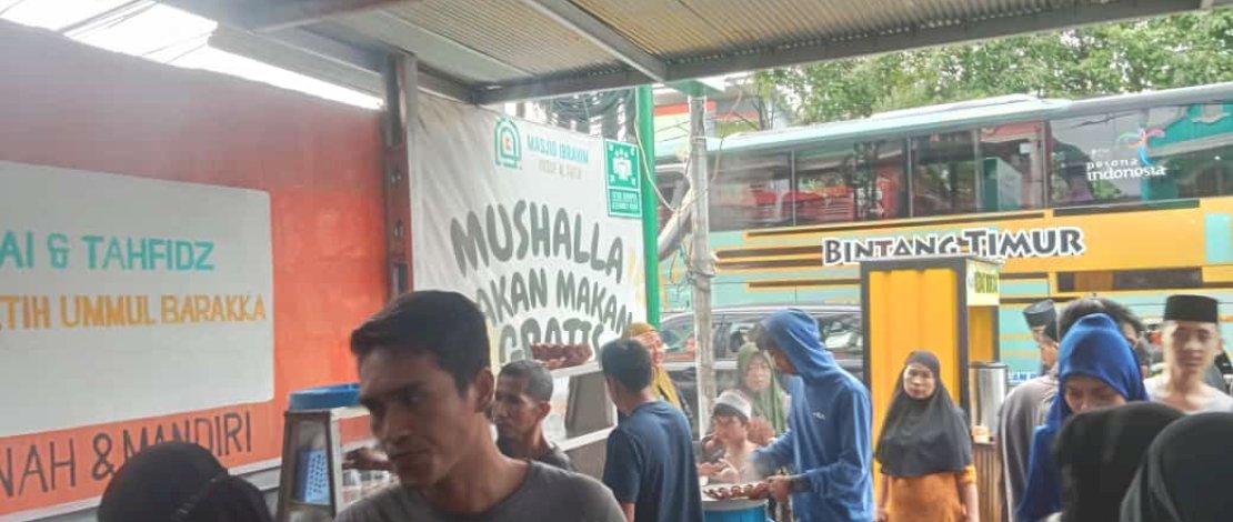 Tim relawan dari Pondok Dai dan Tahfidz Yusuf Alfatih turun langsung ke lokasi banjir untuk memastikan bantuan diterima oleh mereka yang benar-benar membutuhkan.