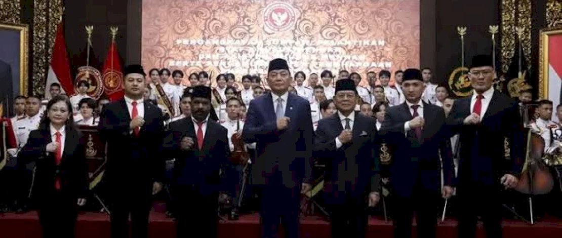 Fenomena Seleb Jadi Stafsus, Hati-hati Pseudo Kerja untuk Rakyat