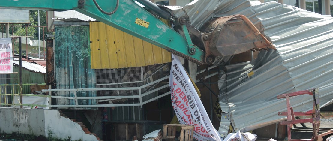 PN Makassar Bongkar 9 Ruko di Pettarani Makassar 