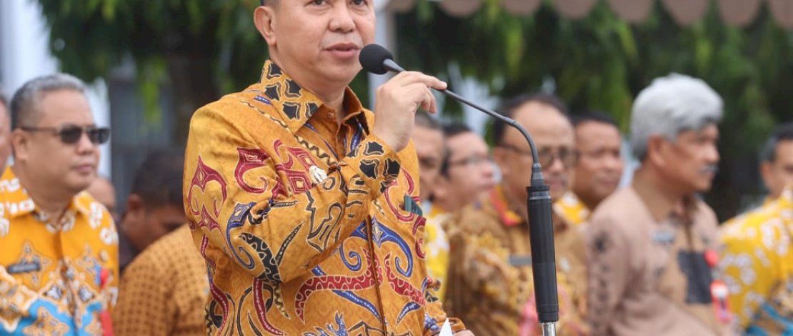 Dengan penuh rasa haru, Bupati dan Wakil Bupati Kepulauan Selayar, Muh Basli Ali - Saiful Arif, pamit kepada jajaran pemerintah dan masyarakat Kepulauan Selayar. Dengan penuh rasa haru, Bupati dan Wakil Bupati Kepulauan Selayar, Muh Basli Ali - Saiful Arif, pamit kepada jajaran pemerintah dan masyarakat Kepulauan Selayar.