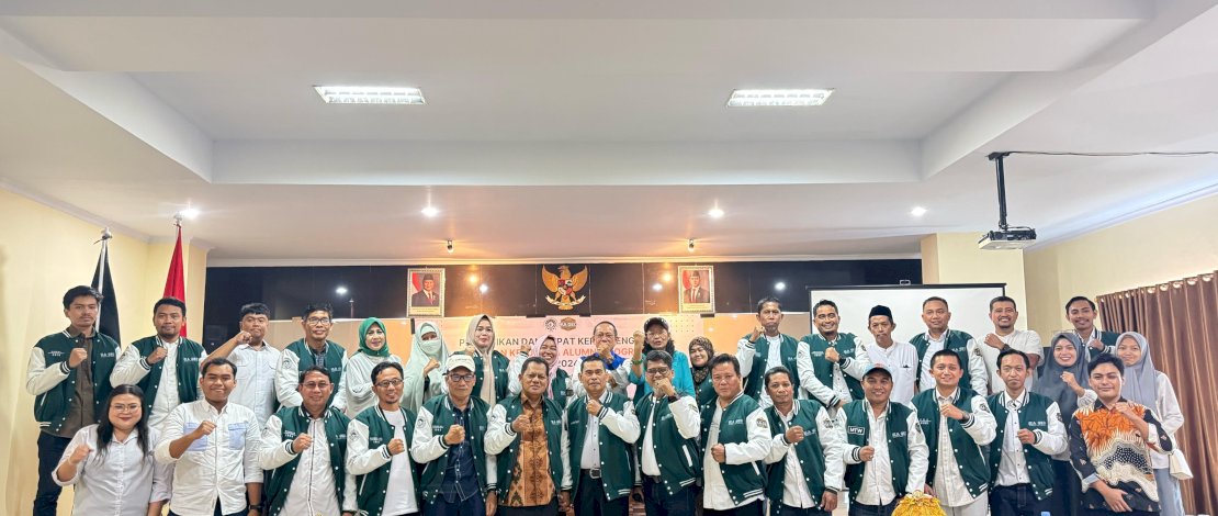 Ikatan Keluarga Besar Alumni (IKA) Geografi Universitas Negeri Makassar (UNM) periode 2024-2029 secara resmi dilantik dalam sebuah acara yang berlangsung di Aula 3 BBPMP Sulsel, Jalan Andi Pangerang Pettarani Kota Makassar, Minggu, 16 Februari 2025.
Ikatan Keluarga Besar Alumni (IKA) Geografi Universitas Negeri Makassar (UNM) periode 2024-2029 secara resmi dilantik dalam sebuah acara yang berlangsung di Aula 3 BBPMP Sulsel, Jalan Andi Pangerang Pettarani Kota Makassar, Minggu, 16 Februari 2025.
