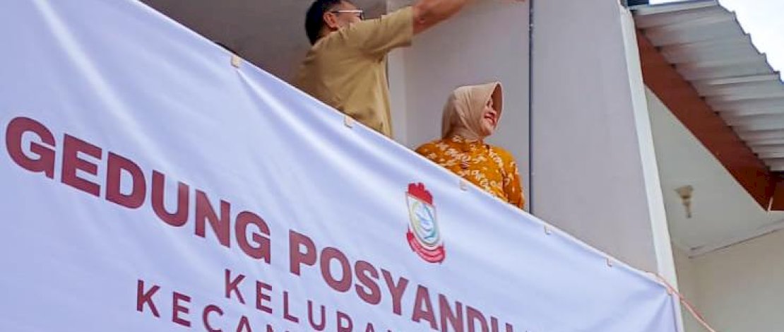 Ketua TP PKK Kota Makassar, Indira Yusuf Ismail mendampingi Wali Kota Makassar, Moh Ramdhan Pomanto, meresmikan Posyandu Era Baru Standar Pelayanan Minimal (SPM) di Kelurahan Paropo, Kecamatan Panakkukang, Selasa, 18 Februari 2025. 