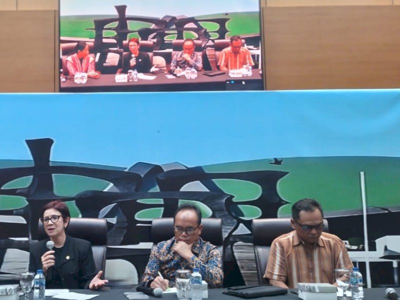 Cegah Pencurian Data, Komisi I DPR Dukung Aturan Pembatasan Internet pada Anak
