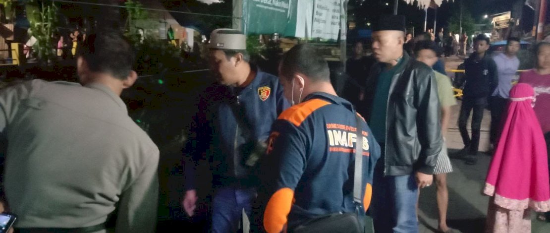 Warga di kawasan Jalan Balana 2, Kecamatan Makassar, Kota Makassar, dibuat geger dengan penemuan mayat pria tanpa identitas mengapung di kanal, Kamis dini hari, 20 Februari 2025. Warga di kawasan Jalan Balana 2, Kecamatan Makassar, Kota Makassar, dibuat geger dengan penemuan mayat pria tanpa identitas mengapung di kanal, Kamis dini hari, 20 Februari 2025.