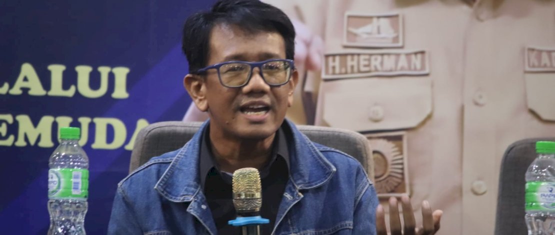 E.Z. Muttaqien Yunus, M.Si