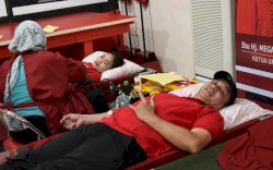 Rangkaian HUT Partai, PDIP Sulsel Gelar Kegiatan Skrining Kesehatan dan Donor Darah
