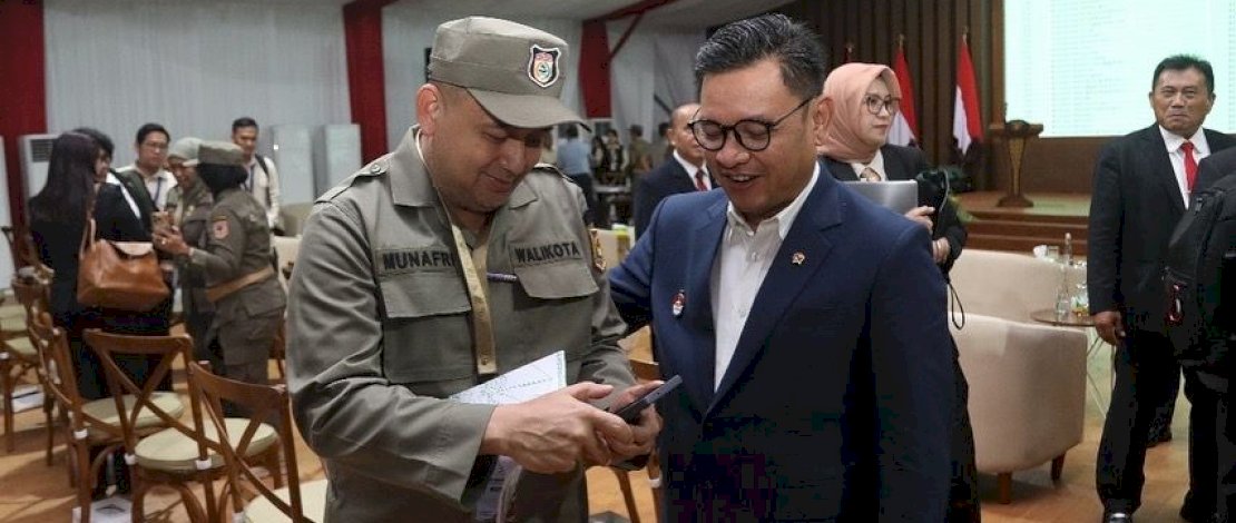 Wali Kota Makassar, Munafri Arifuddin, terus mengikuti kegiatan orientasi kepala daerah yang berlangsung di Akademi Militer (Akmil) Magelang. Wali Kota Makassar, Munafri Arifuddin, terus mengikuti kegiatan orientasi kepala daerah yang berlangsung di Akademi Militer (Akmil) Magelang.