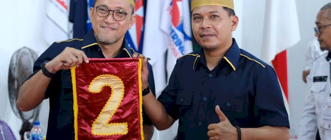 Paris Yasir - Islam Iskandar ditetapkan sebagai pemenang Pilkada Jeneponto. Paris Yasir - Islam Iskandar ditetapkan sebagai pemenang Pilkada Jeneponto.