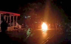 Unjuk Rasa Efisiensi Anggaran, Arus Lalulintas di Jalan Urip Sumohardjo Makassar Lumpuh Total