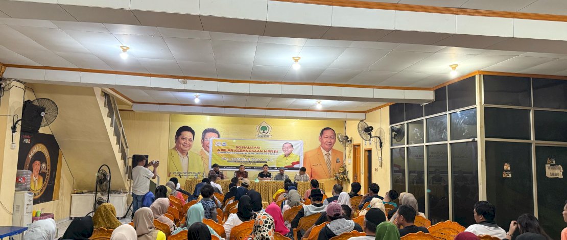 Anggota DPR RI Hamka B Kady menggelar sosialisasi 4 Pilar Kebangsaan di Kota Makassar, Sulawesi Selatan, Selasa, 25 Februari 2025.
Anggota DPR RI Hamka B Kady menggelar sosialisasi 4 Pilar Kebangsaan di Kota Makassar, Sulawesi Selatan, Selasa, 25 Februari 2025.