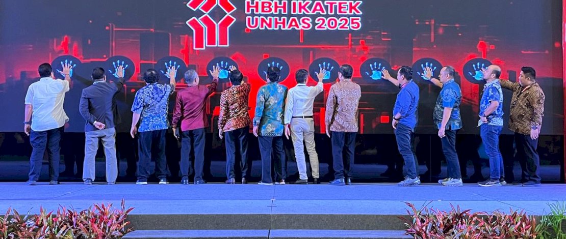Simposium Nasional Hilirisasi Nikel, di Hotel Unhas, Rabu, 26 Februari 2025.
Simposium Nasional Hilirisasi Nikel, di Hotel Unhas, Rabu, 26 Februari 2025.