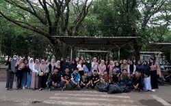 Komunitas Kejar Mimpi Makassar Ajak Mahasiswa Kerja Bakti Sebagai Wujud Peduli Lingkungan