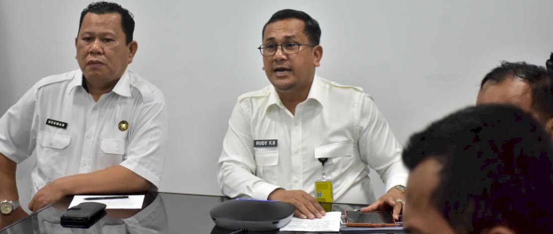 Kakanwil Direktorat Jenderal Pemasyarakatan Sulsel, Rudy Fernando Sianturi, mengeluarkan instruksi tegas kepada seluruh Kepala Unit Pelaksana Teknis (UPT) Pemasyarakatan untuk meningkatkan pengamanan di Lapas dan Rutan.  
