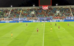 Diterjang Hujan dan Angin Kencang, Suporter PSM Tetap Semangat Dukung Tim