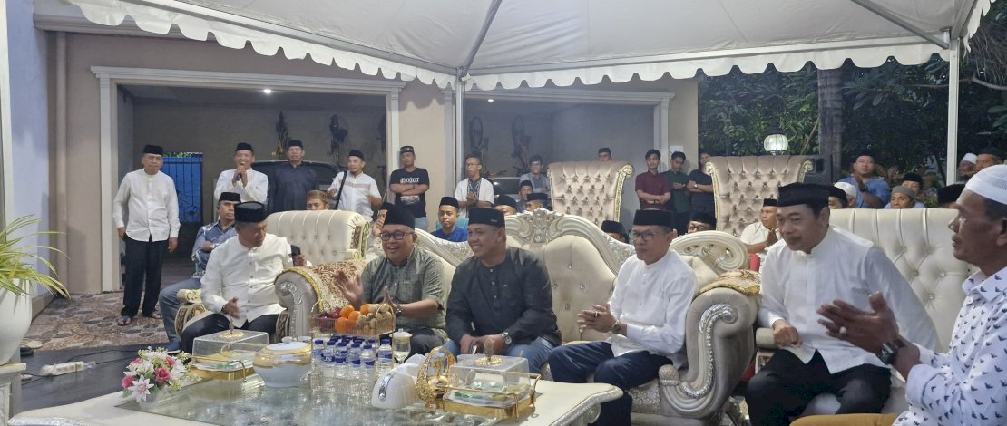 Pererat Silaturahmi, Bupati Takalar Buka Bersama di Rumah Kepala Desa Pakkabba 