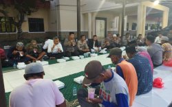 Kapolres Jeneponto AKBP Widi Setiawan Buka Puasa Bersama Puluhan Tukang Becak