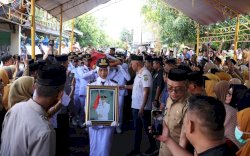 Bupati Pinrang Pimpin Pelepasan Jenazah Camat Tiroang Andi Ansaruddin Maramat