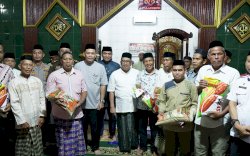 Safari Ramadhan di Masjid Nurul Jihad, Bupati Takalar Serahkan Dana Hibah 