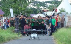 Perdana di Takalar, Bupati Takalar Perkenalkan Drone Sprayer sebagai Transformasi Pertanian Modern 