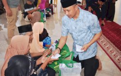 Ramadan Penuh Berkah, Bupati Natsir Ali Bagikan Ribuan Paket Bahagia 