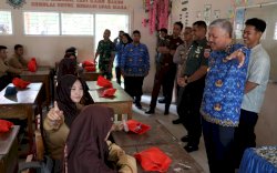 Bupati Pinrang Tinjau Pelaksanaan Program Makanan Bergizi Gratis Perdana di Sekolah