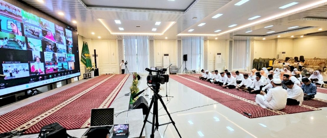 Puluhan ribu pegawai (ASN dan Non ASN) Kementerian Agama (Kemenag) Provinsi Sulsel yang tersebar di 24 Kabupaten/Kota berpartisipasi dalam agenda bertajuk Indonesia Khatam Al Qur'an, Minggu, 16 Maret 2025.

