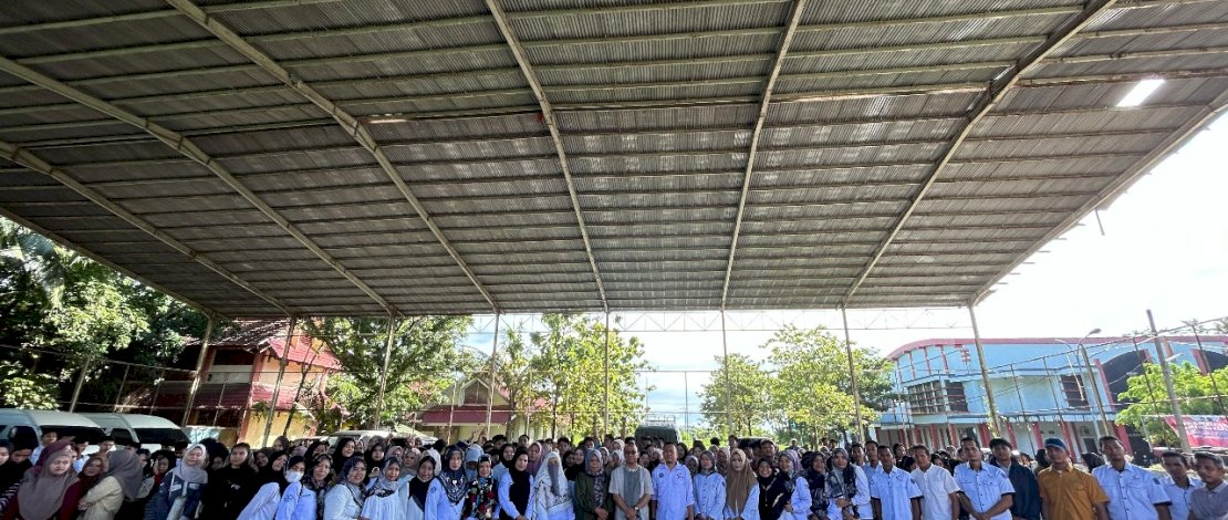 PPLPI Polipangkep kembali melaksanakan kegiatan Bakti Sosial, yakni berbagi nasi kotak kepada mahasiswa di lapangan tennis Polipangkep. PPLPI Polipangkep kembali melaksanakan kegiatan Bakti Sosial, yakni berbagi nasi kotak kepada mahasiswa di lapangan tennis Polipangkep.