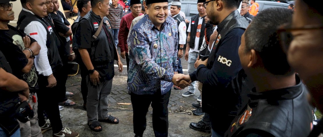 Wali Kota Makassar Munafri Arifuddin memberikan apresiasi tinggi kepada HDCI atas kepeduliannya terhadap para petugas kebersihan.