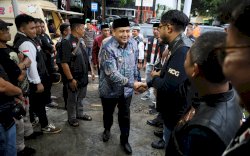 Munafri Arifuddin Apresiasi Bakti Sosial HDCI, Salurkan Paket Sembako untuk 1.000 Petugas Kebersihan