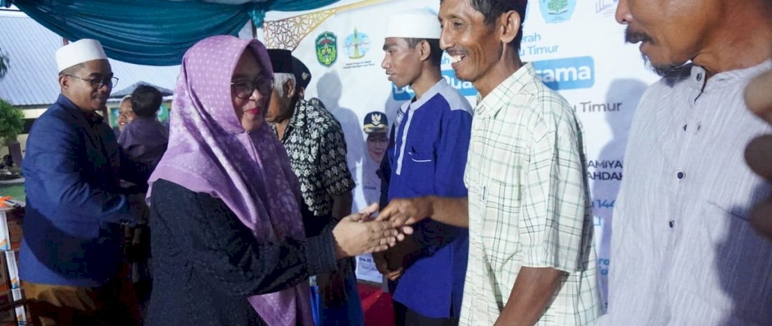 Wakil Bupati Luwu Timur Puspawati Husler saat menghadiri acara buka puasa bersama yang diadakan DPD Wahdah Islamiyah Luwu Timur, di halaman Sekolah Dasar Islam Terpadu (SDIT) Insan Rabbani malili, Jumat, 21 Maret 2025. Wakil Bupati Luwu Timur Puspawati Husler saat menghadiri acara buka puasa bersama yang diadakan DPD Wahdah Islamiyah Luwu Timur, di halaman Sekolah Dasar Islam Terpadu (SDIT) Insan Rabbani malili, Jumat, 21 Maret 2025.