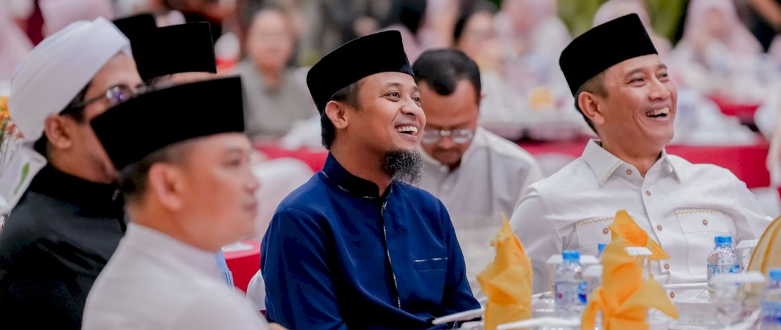 Gubernur Sulsel Andi Sudirman Sulaiman menghadiri acara buka puasa bersama yang digelar di Aula Mappaodang, Polda Sulsel, Jl Perintis Kemerdekaan Makassar, Sabtu, 22 Maret 2025. Gubernur Sulsel Andi Sudirman Sulaiman menghadiri acara buka puasa bersama yang digelar di Aula Mappaodang, Polda Sulsel, Jl Perintis Kemerdekaan Makassar, Sabtu, 22 Maret 2025.