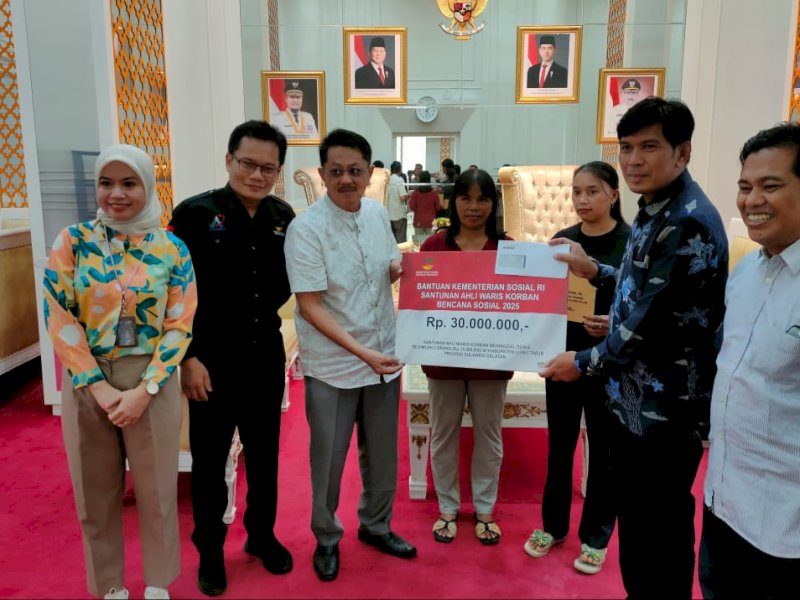 Ahli Waris Dua Warga Luwu Timur Korban KKB di Papua Terima Santunan dari Kemensos