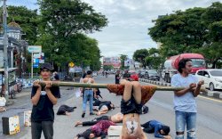 UKM Talas Demo RUU TNI, Aksi Teatrikal Gantung Manusia Lambangkan Pembungkaman