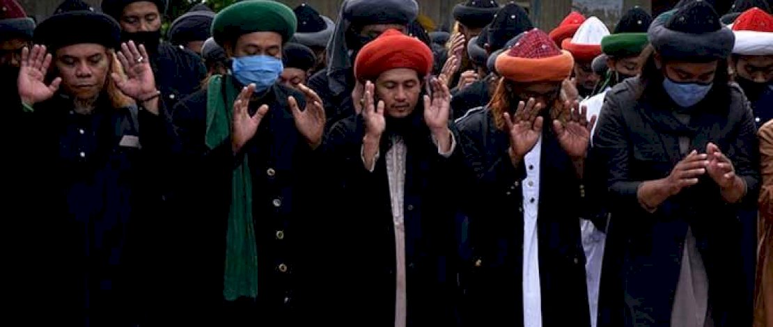 Jemaah Naqsabandiyah di Padang Lebaran Hari Ini