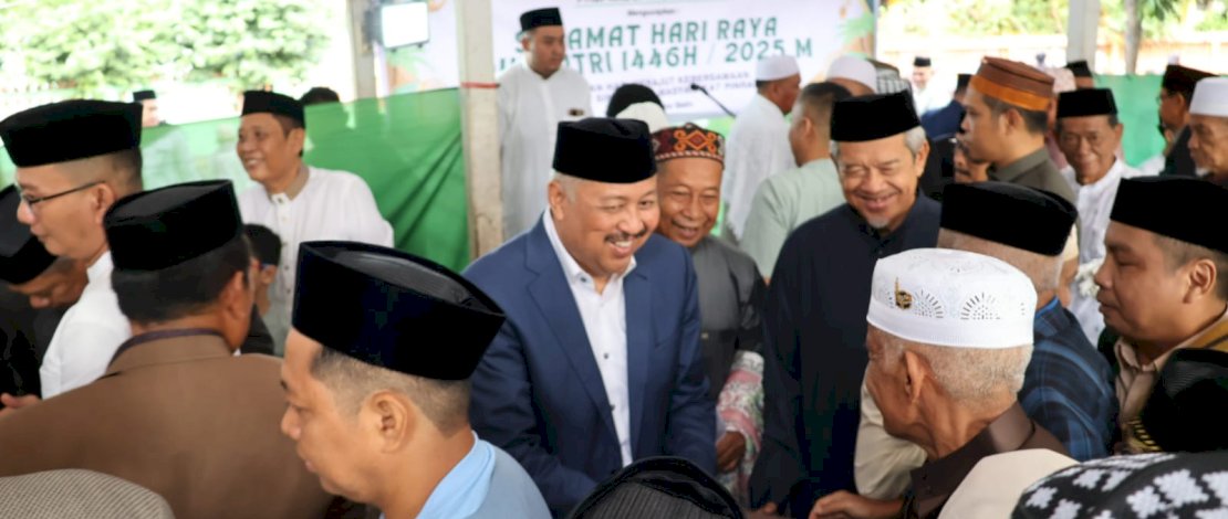 Bupati Pinrang dan Warga Padati Lapangan Lasinrang Park untuk Salat Idulfitri