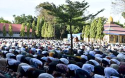Lantamal VI Makassar Fasilitasi Sholat Idul Fitri 1446 H, Ribuan Jemaah Padati Lapangan Arafuru