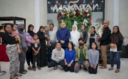 Wali Kota dan Ketua TP PKK Makassar Sambut Masyarakat di Halal Bihalal Rumah Jabatan