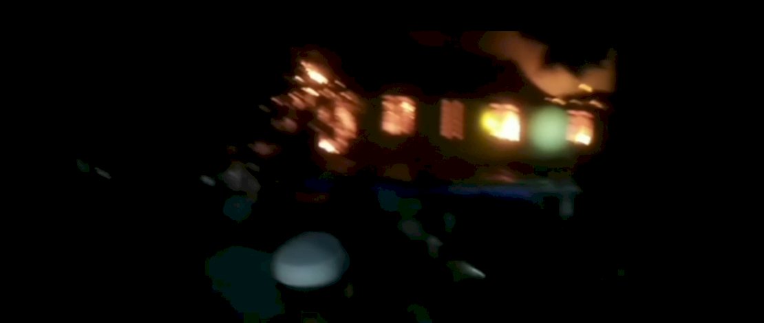 Kebakaran di Pulau Barrang, Kamis malam, 3 April 2025. Kebakaran di Pulau Barrang, Kamis malam, 3 April 2025.